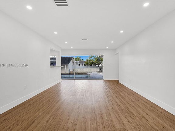 5th image of 8201 SW 42nd St
