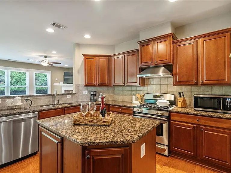 3845 Seaton Dr — Photo 10