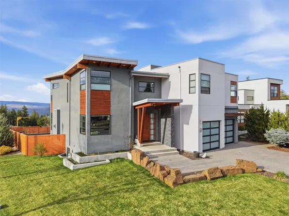 1107 Prairie Rose Dr, Kamloops, BC V2E 0B4