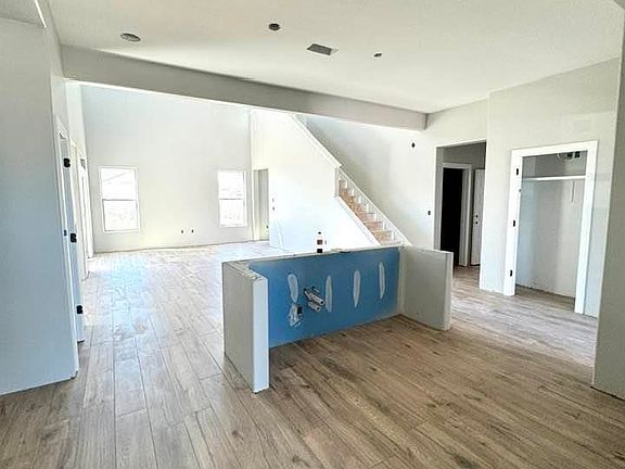 5th image of 505 Baler Ln