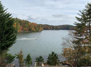 3120 W Club Blvd #C-86, Lake Toxaway, NC 28747