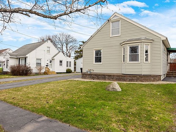 2nd image of 352 Roxford Rd N