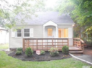 40B Linden Ln, Shirley, NY 11967