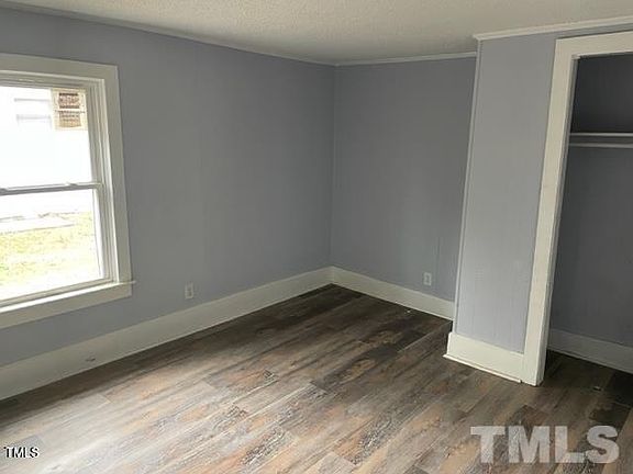 5th image of 803 W Noble St