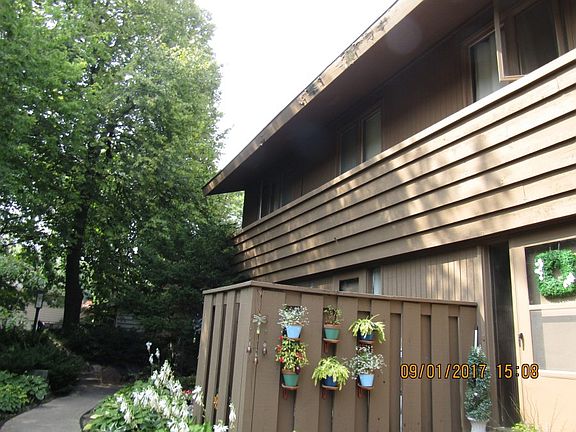 2nd image of 40 Walden St