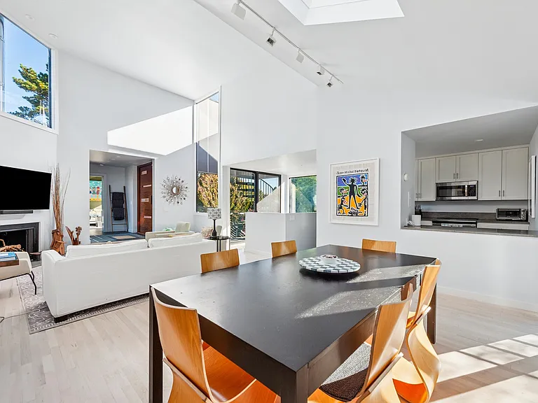 24 Wyandanch Ln — Photo 4