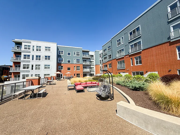 Hot Metal Flats — Photo 28
