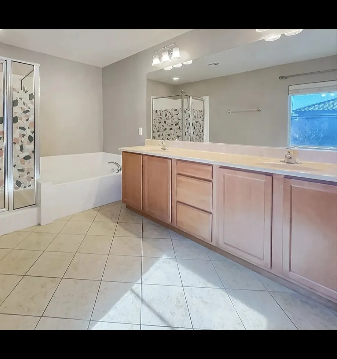 4 bed, 2.5 bath, 1875 sqft, $3,000 — Photo 4