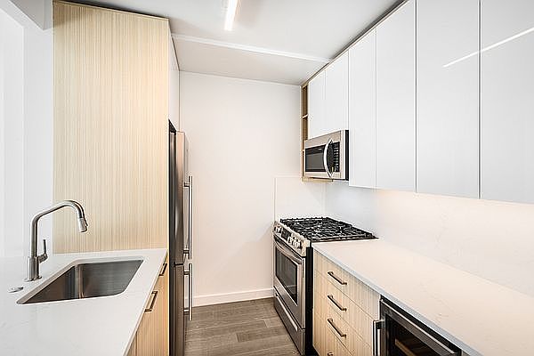 1st image of 101 W End Ave #12G