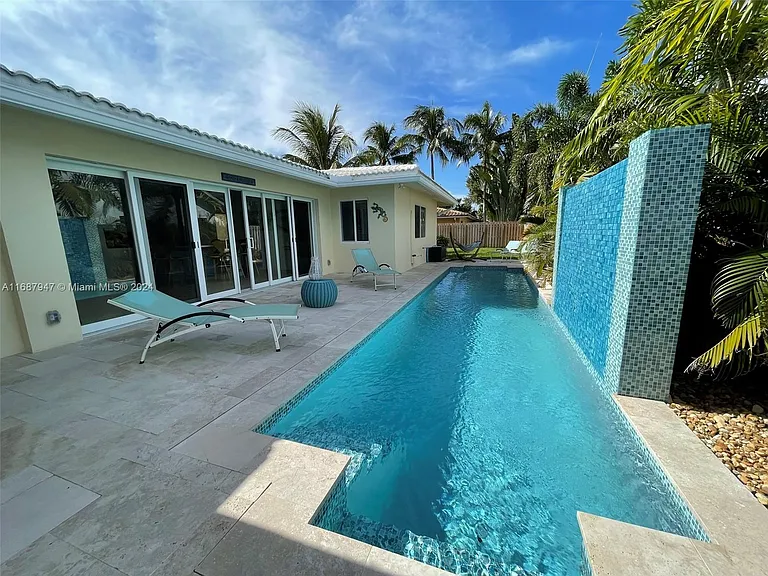 290 Tropic Dr — Photo 24