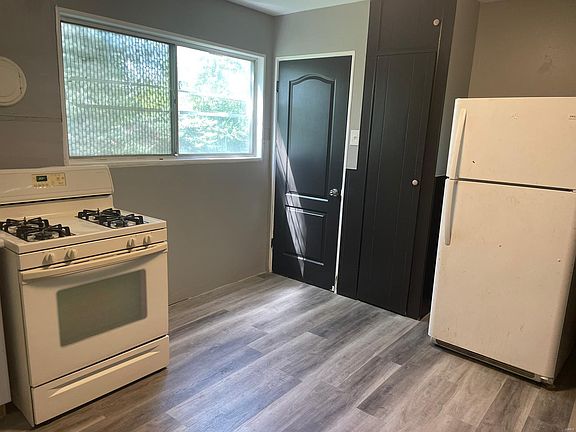 5th image of 3421 Elmhurst Dr