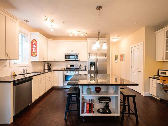 3rd image of 119 E Eighth St APT 1