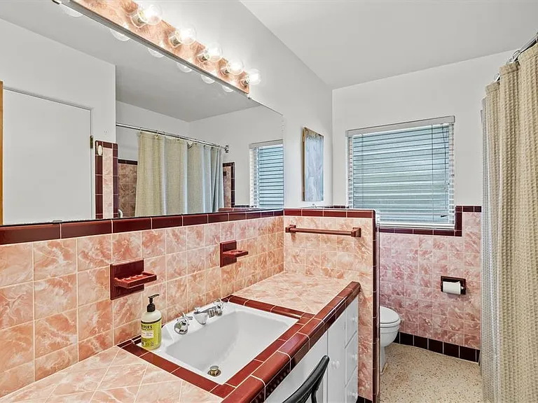 2473 Davis Blvd — Photo 45