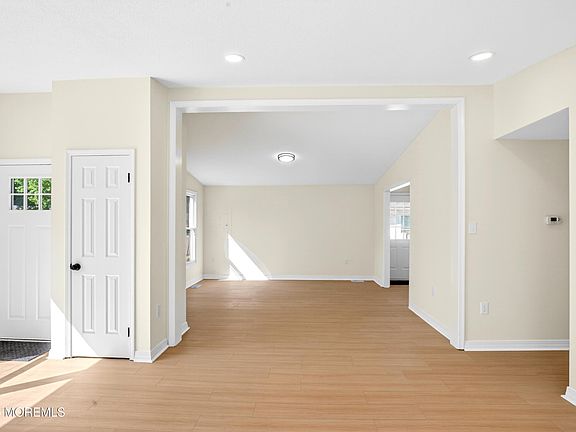 5th image of 17 Brookview Lane