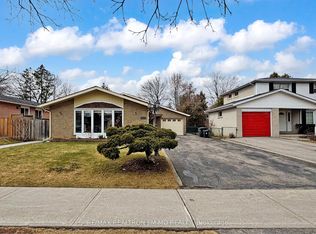 50 Nymark Ave, Toronto, ON M2J 2G9