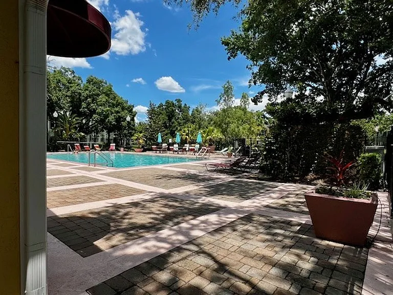 2071 Dixie Belle Dr #K — Photo 37