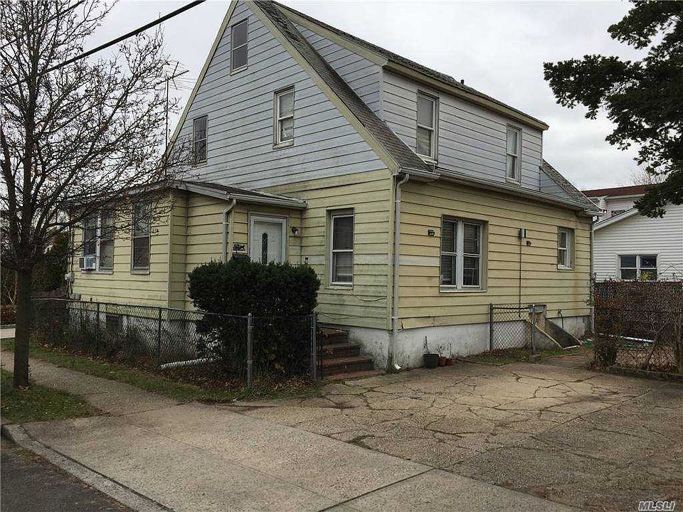 1st image of 1028 Braxton St