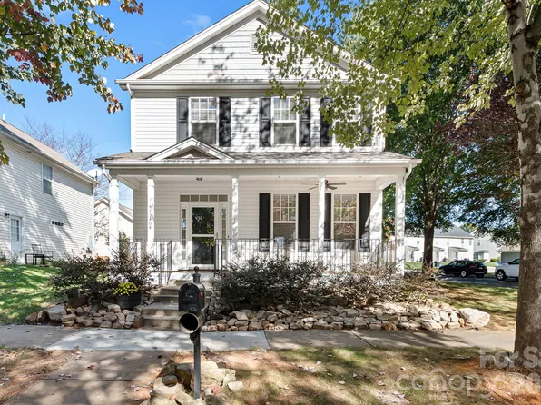 15404 Crossing Gate Dr, Cornelius, NC 28031