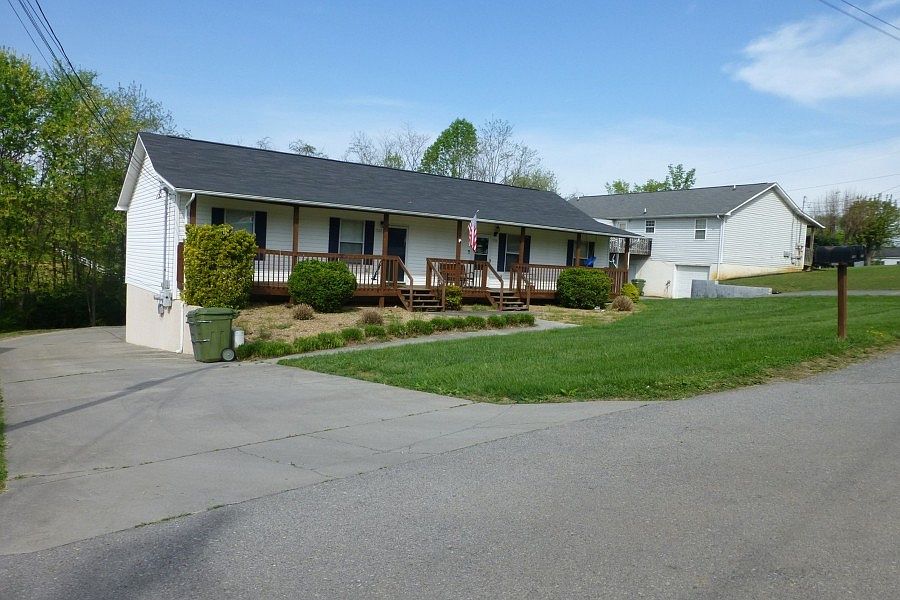 2nd image of 1716 Holdway St