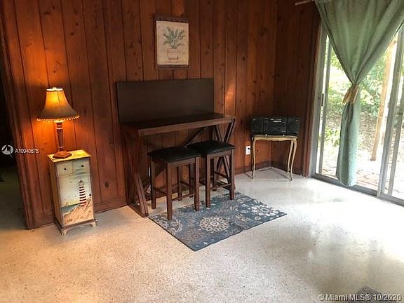 4th image of 1932 Anderson Ln #0