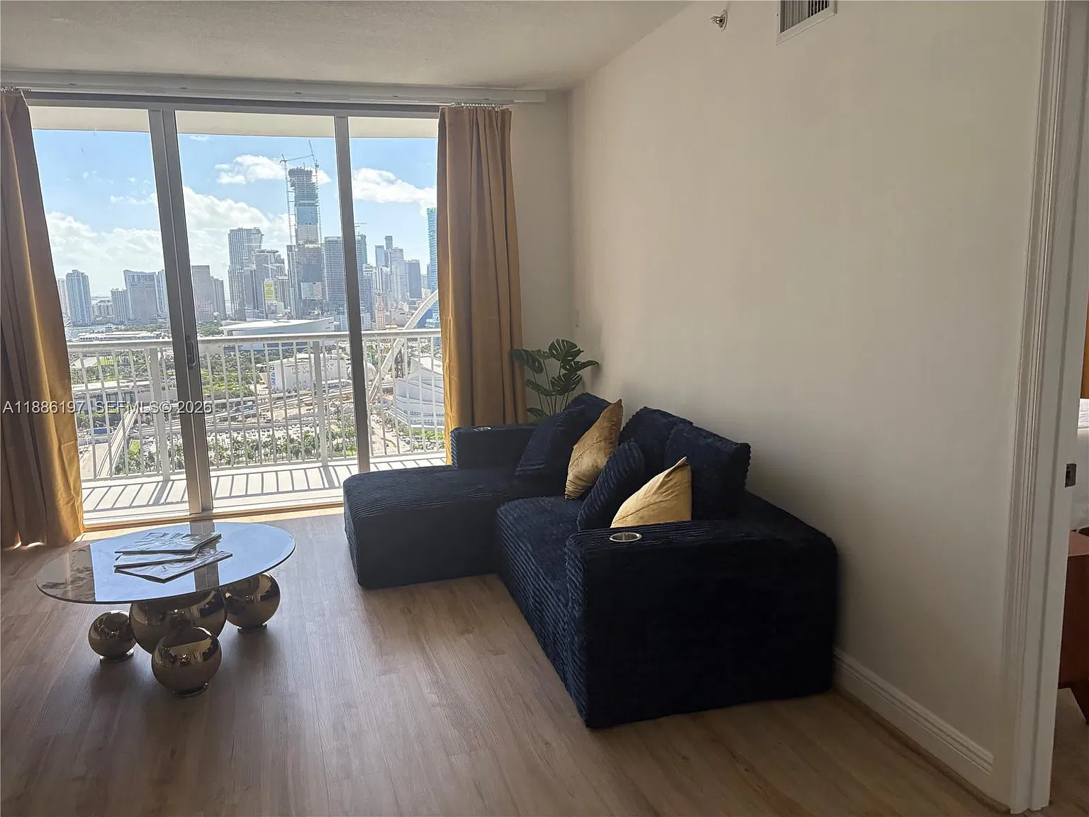 Opera Tower Condo — Photo 3