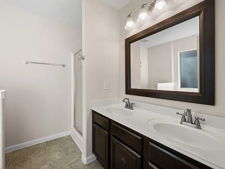 3027 Lockeridge Village Dr — Photo 18