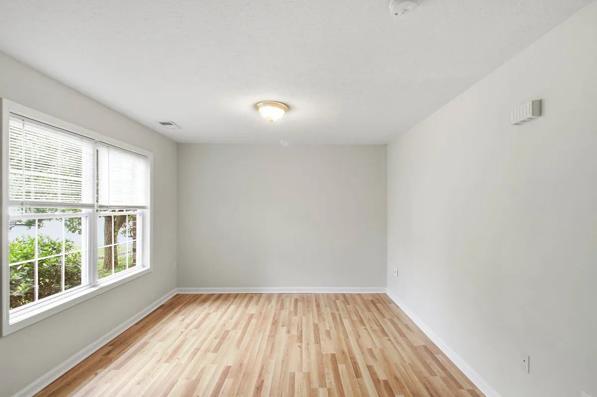 2 bed, 1.5 bath, 997 sqft, $1,675 — Photo 3