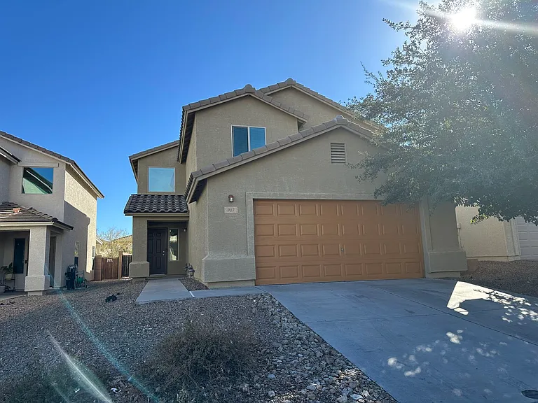 917 W Placita Canalito — Photo 1