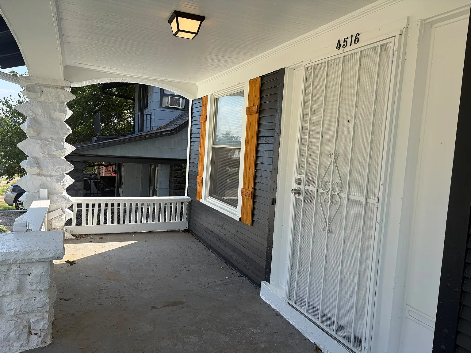 4 bed, 2370 sqft, $1,850 — Photo 2