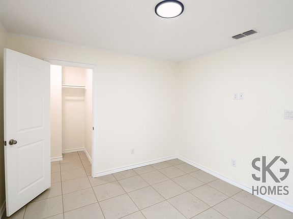 4th image of 5713 Gillian Dr