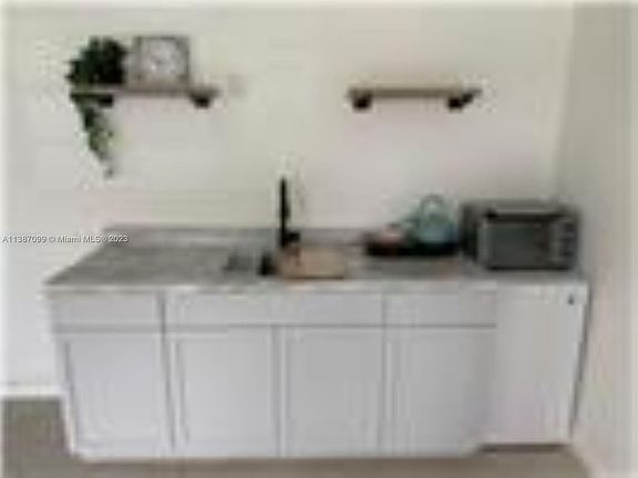 3rd image of 18071 NE 9th Ct #B