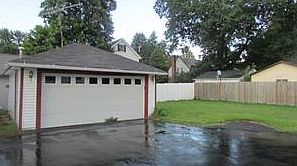 2nd image of 221 E Fairfield Ave