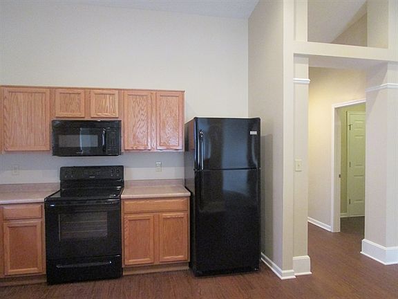 5th image of 2562 Bluewood Way