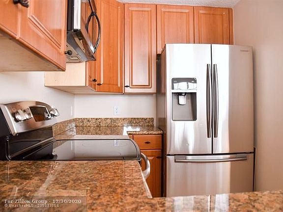 3rd image of 717 SE 13th St Unit B