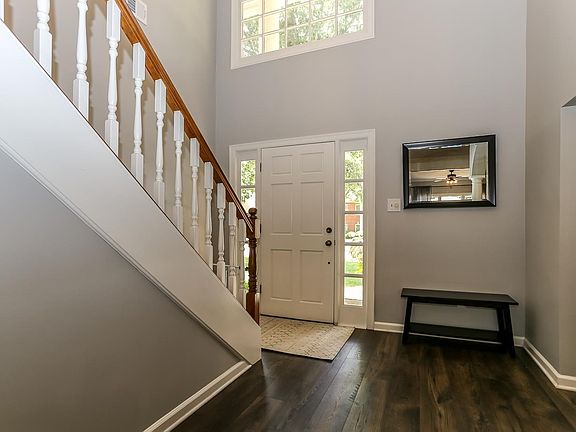 3rd image of 977 Stanhope Rd