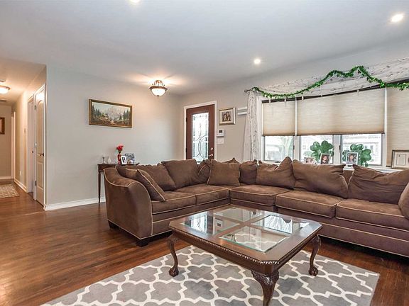 3rd image of 1053 McDonald Ave