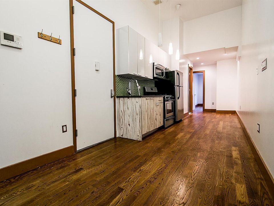001_115_Jefferson_Street__3L-4