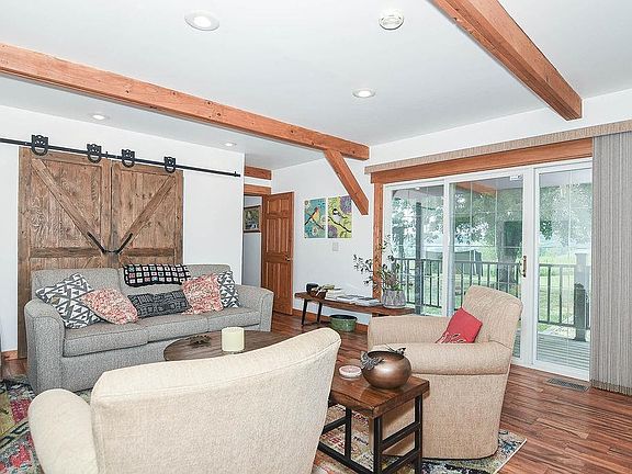 3rd image of 3138 W Mitchell Rd