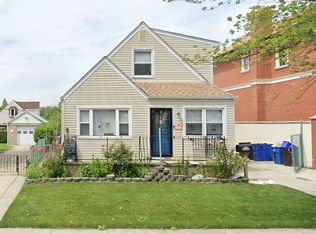 16651 20th Rd, Whitestone, NY 11357