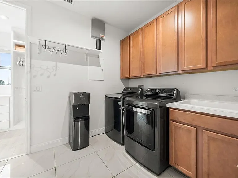 8109 Ludington Cir — Photo 38
