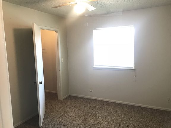 4th image of 160 NE 12th St