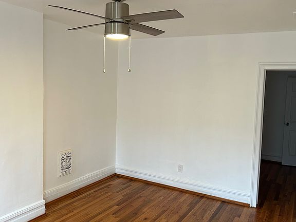 2nd image of 458 Bainbridge St #2