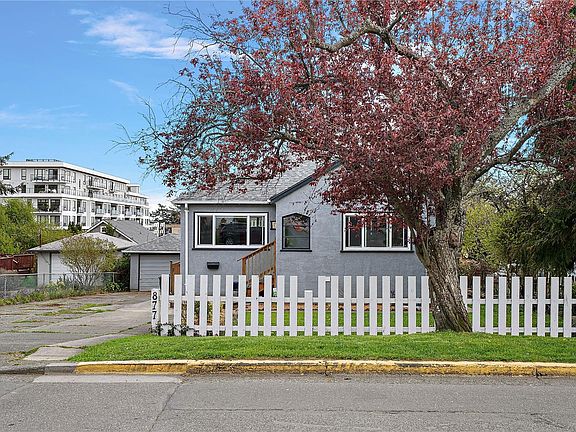 4th image of 877 Wollaston St