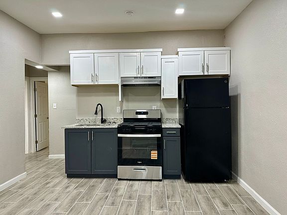 4th image of 101 N Seville Dr #A