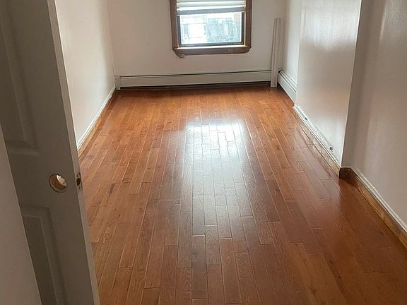 4th image of 623 Manhattan Ave #3