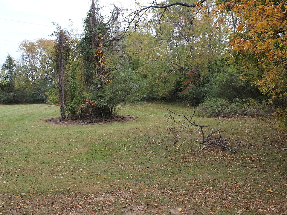 2nd image of 2708 N Whitfield Rd