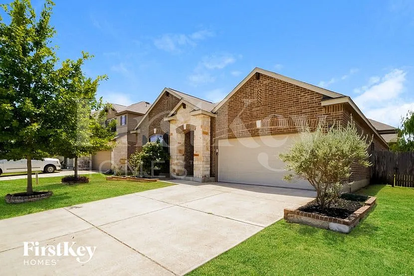 4 bed, 2.0 bath, 2147 sqft, $2,225 — Photo 2
