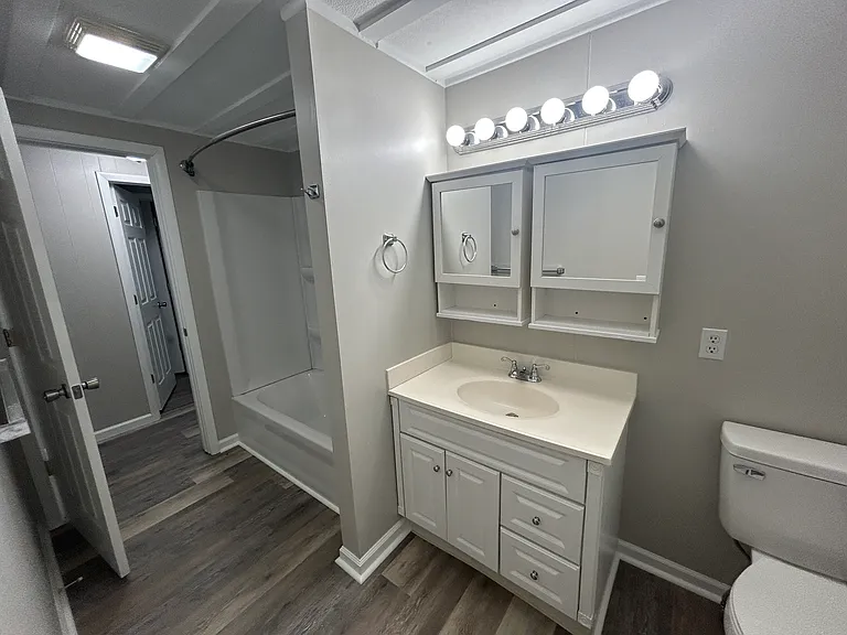 385 N Lakeshore Dr — Photo 8