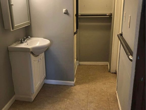 5th image of 337 11th Ave S #3