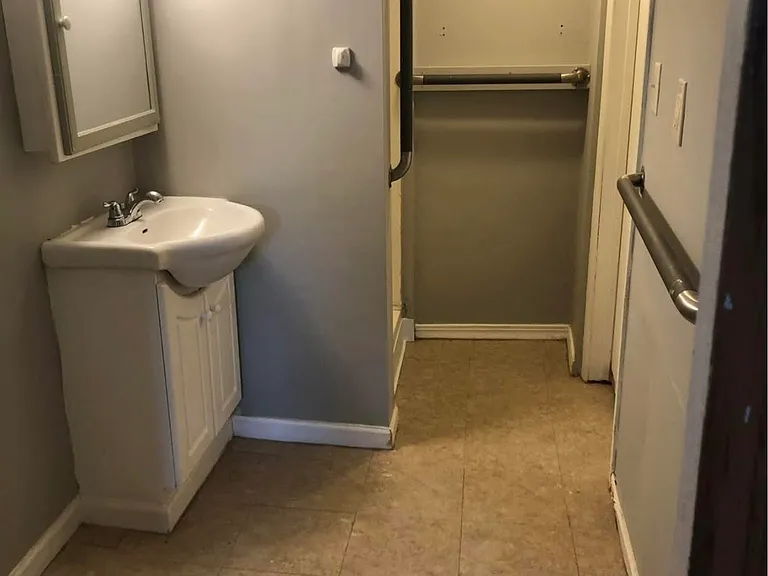 337 11th Ave S #3 — Photo 5